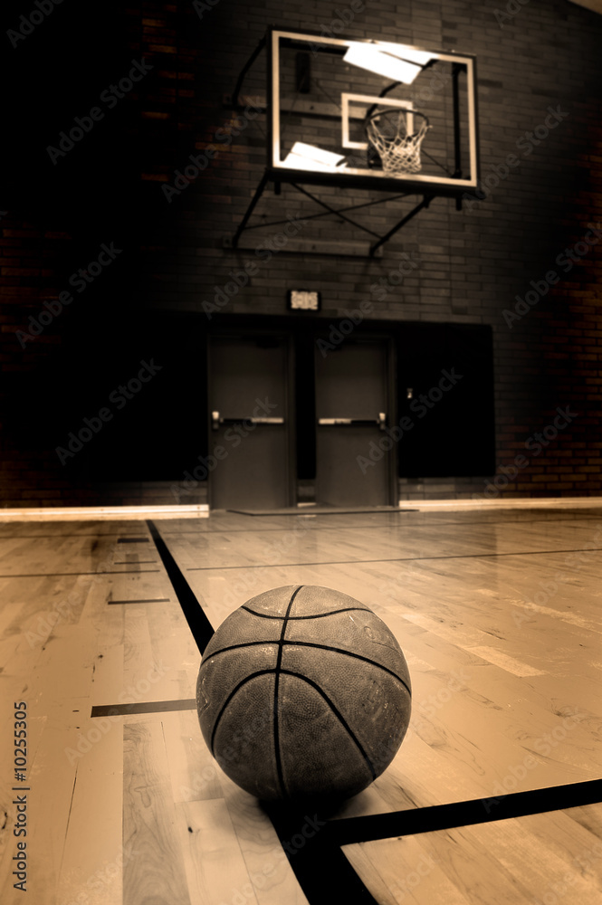 Obraz Kwadryptyk Basketball on court with hoop