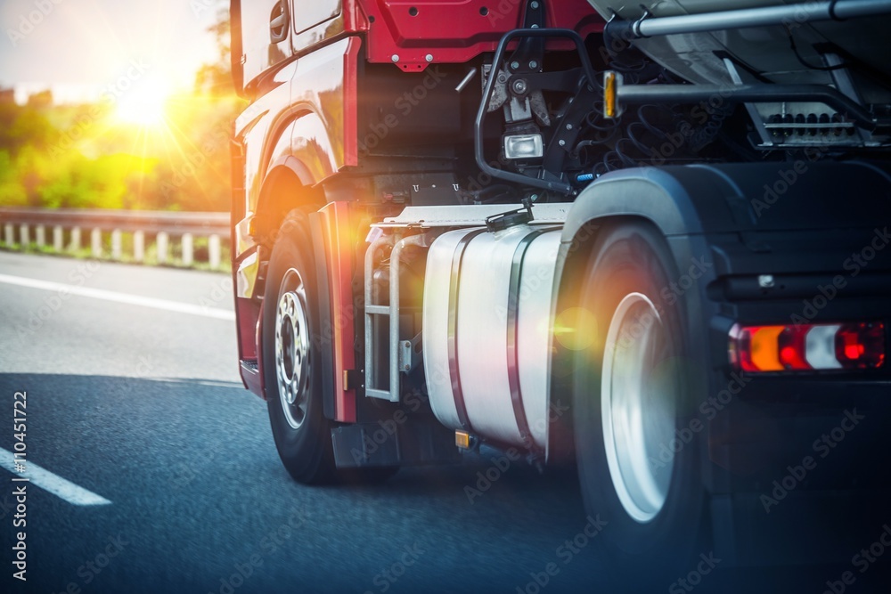 Obraz Tryptyk Semi Truck on a Highway