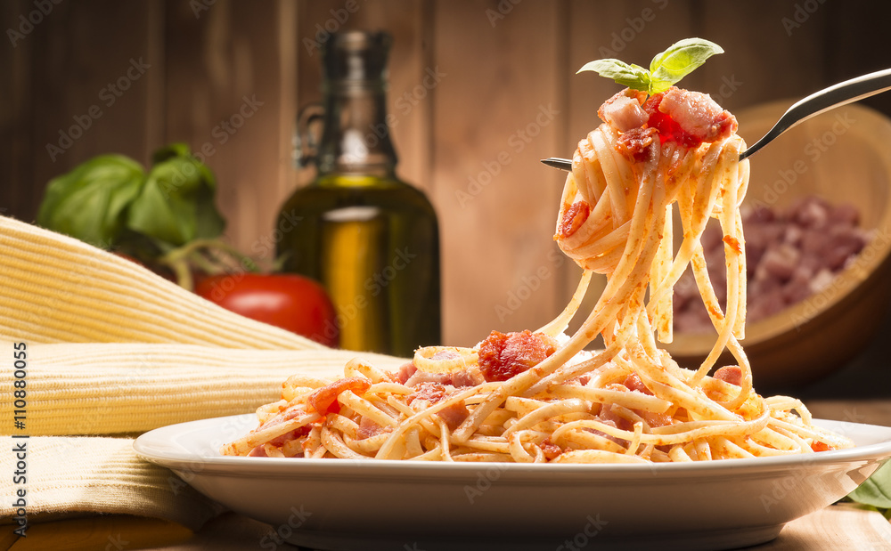 Obraz Tryptyk spaghetti with amatriciana