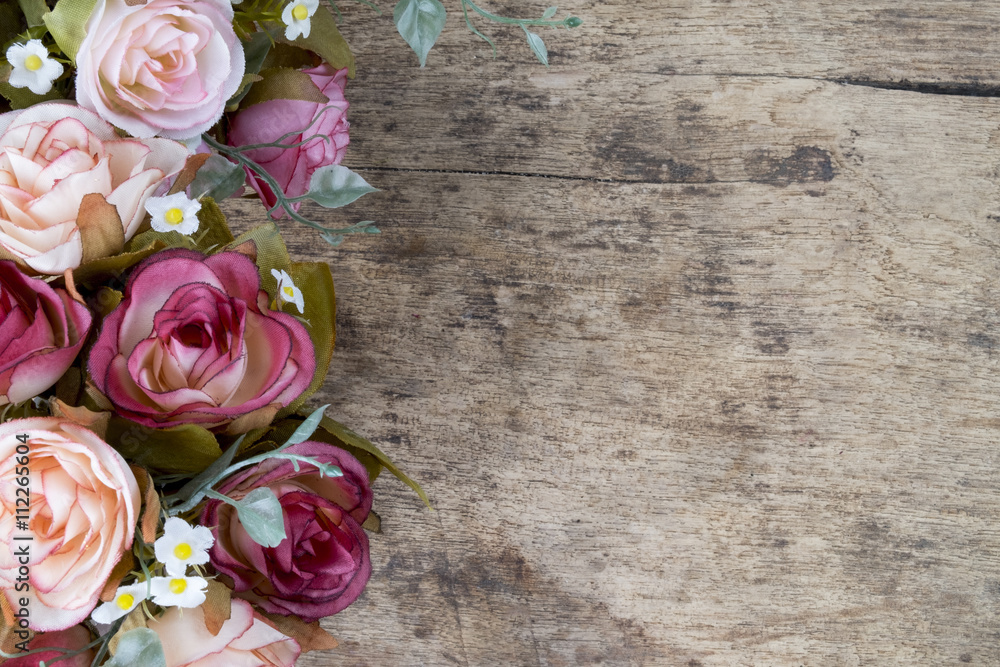 Obraz Kwadryptyk Rose flowers on rustic wooden