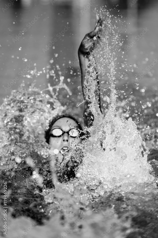 Obraz Tryptyk Backstroke swimming in black