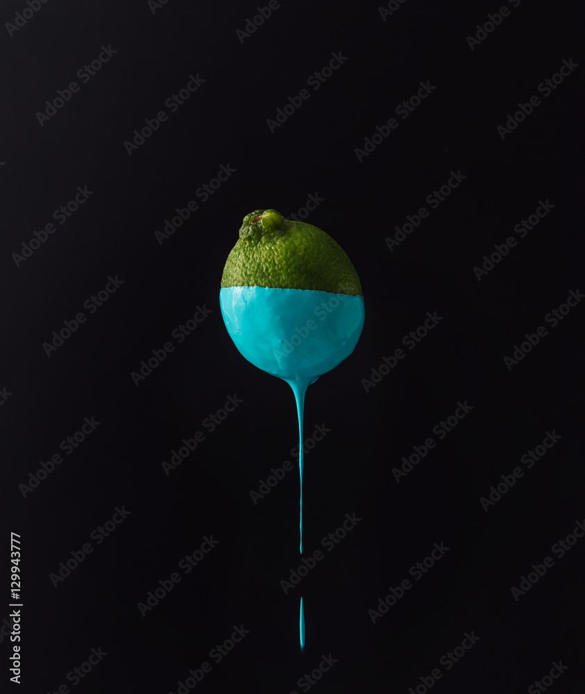 Obraz Tryptyk Lime with dripping blue paint