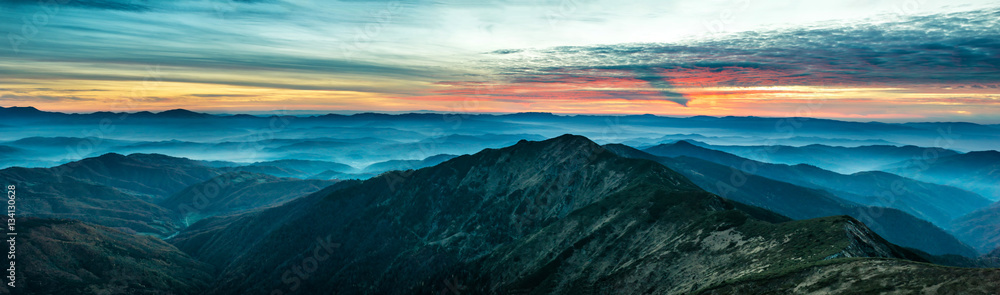 Obraz na płótnie Panorama with blue mountains