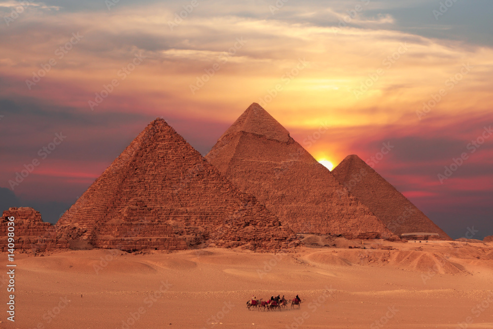Fototapeta pyramid sunset