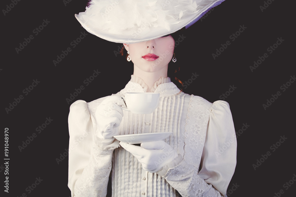 Obraz Pentaptyk woman in white Victorian era