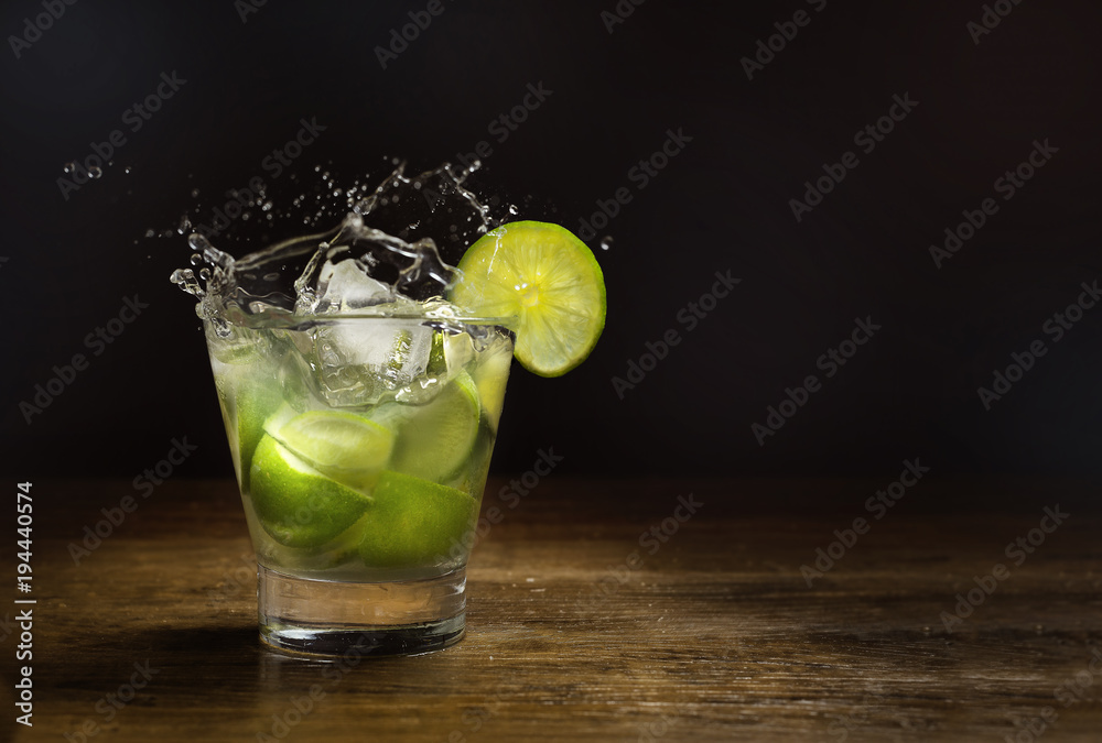 Obraz na płótnie Brazilian Drink, Caipirinha