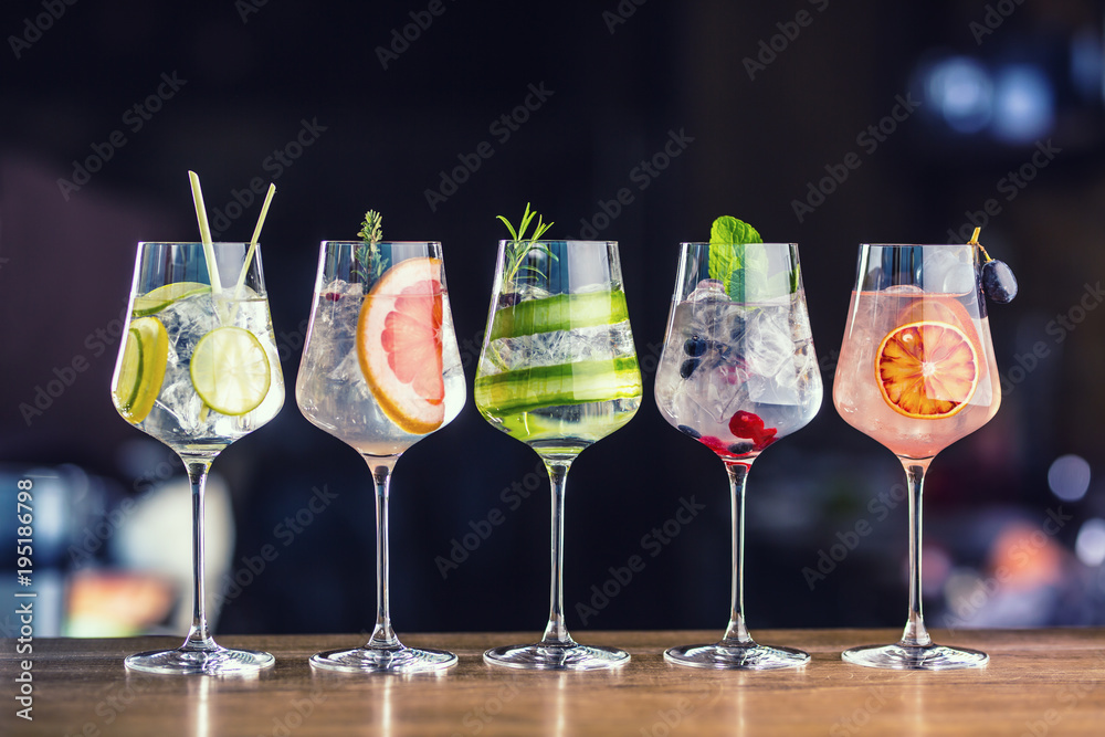 Obraz Tryptyk Five colorful gin tonic