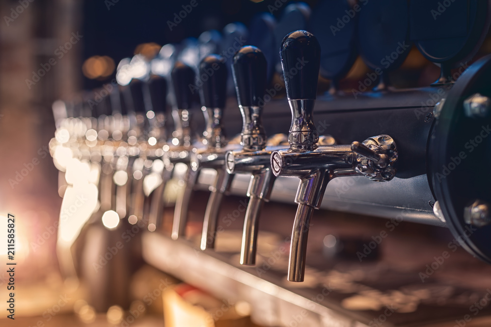 Obraz Tryptyk Beer tap in the row