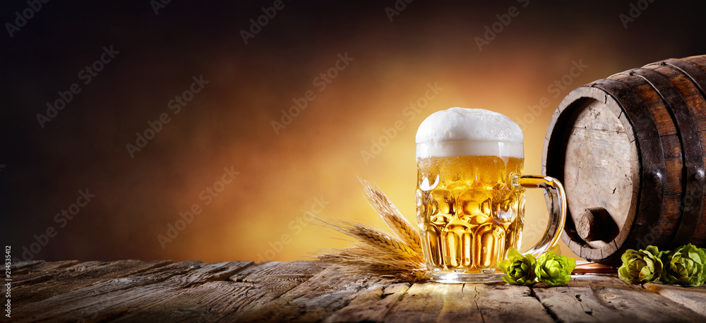 Obraz na płótnie Beer Mug With Wheat And Hops