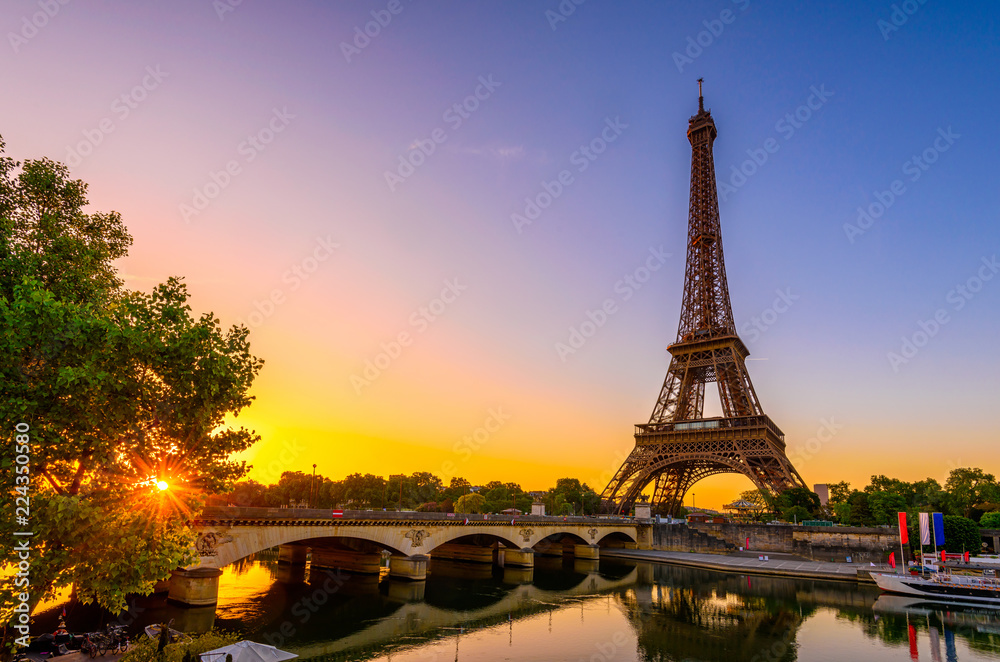 Obraz Tryptyk View of Eiffel Tower and river