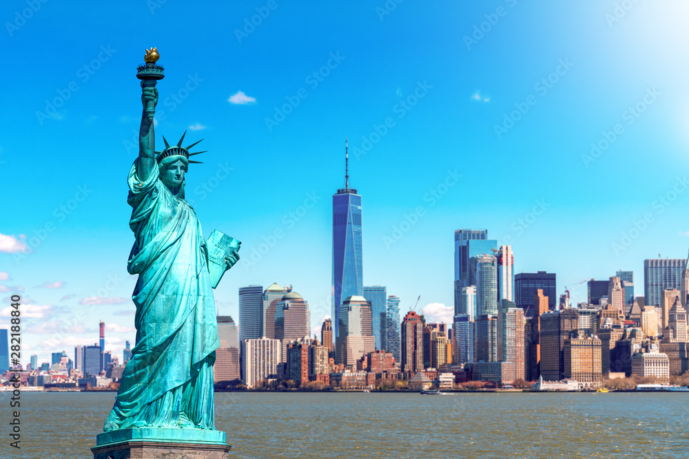 Fototapeta The Statue of Liberty with the