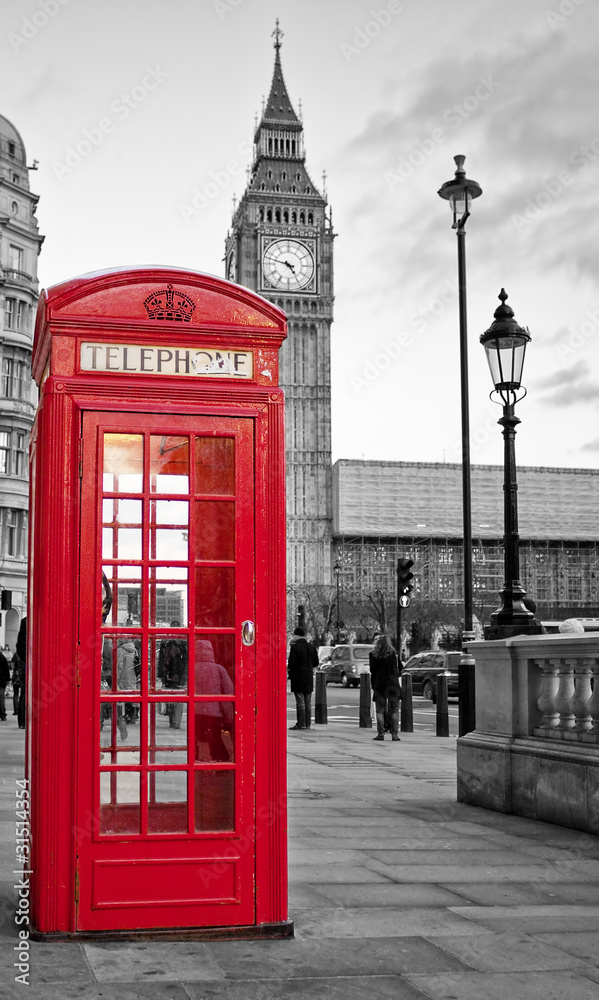 Fototapeta Red phone booth in London with