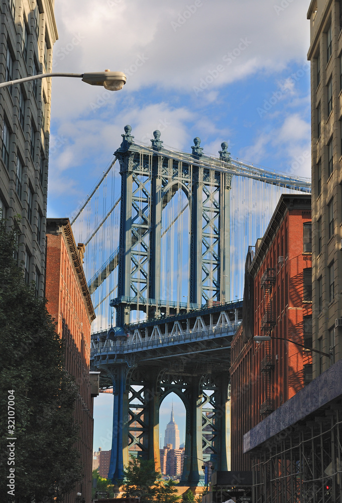 Obraz Dyptyk Manhattan Bridge Tower between
