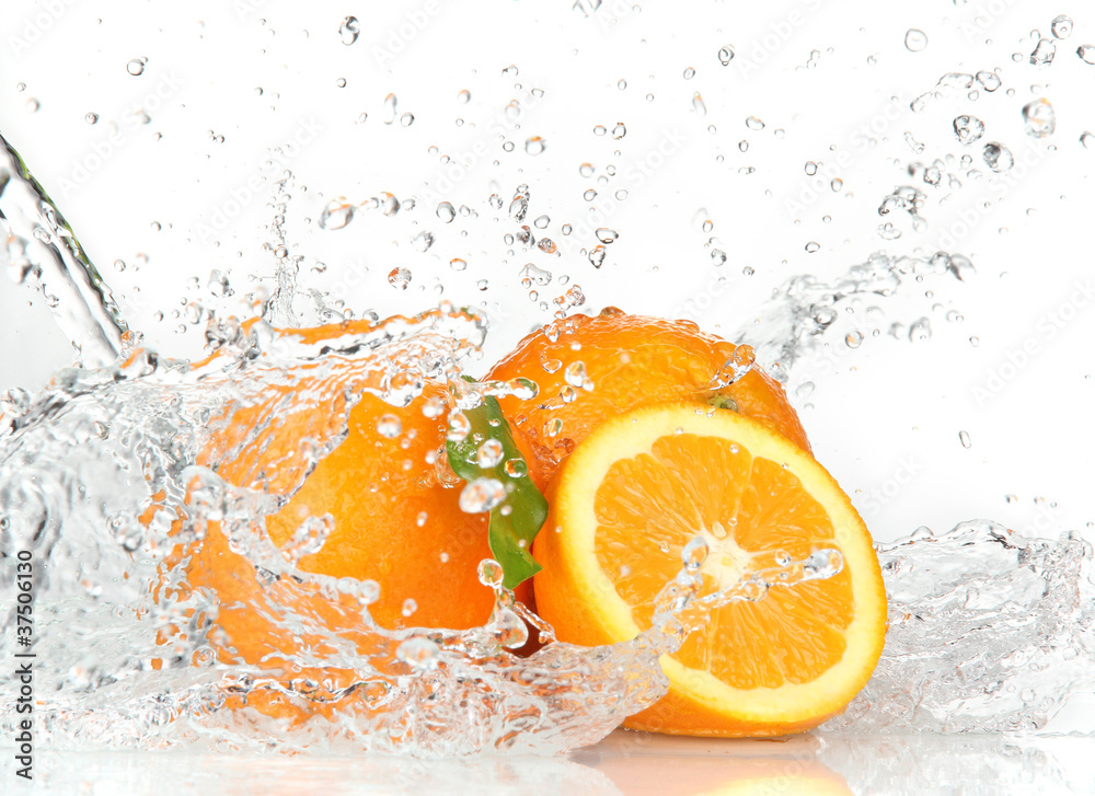Fototapeta Orange fruits with Splashing