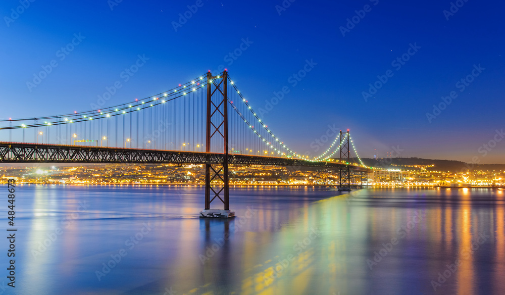 Obraz Tryptyk Night view of Lisbon and of