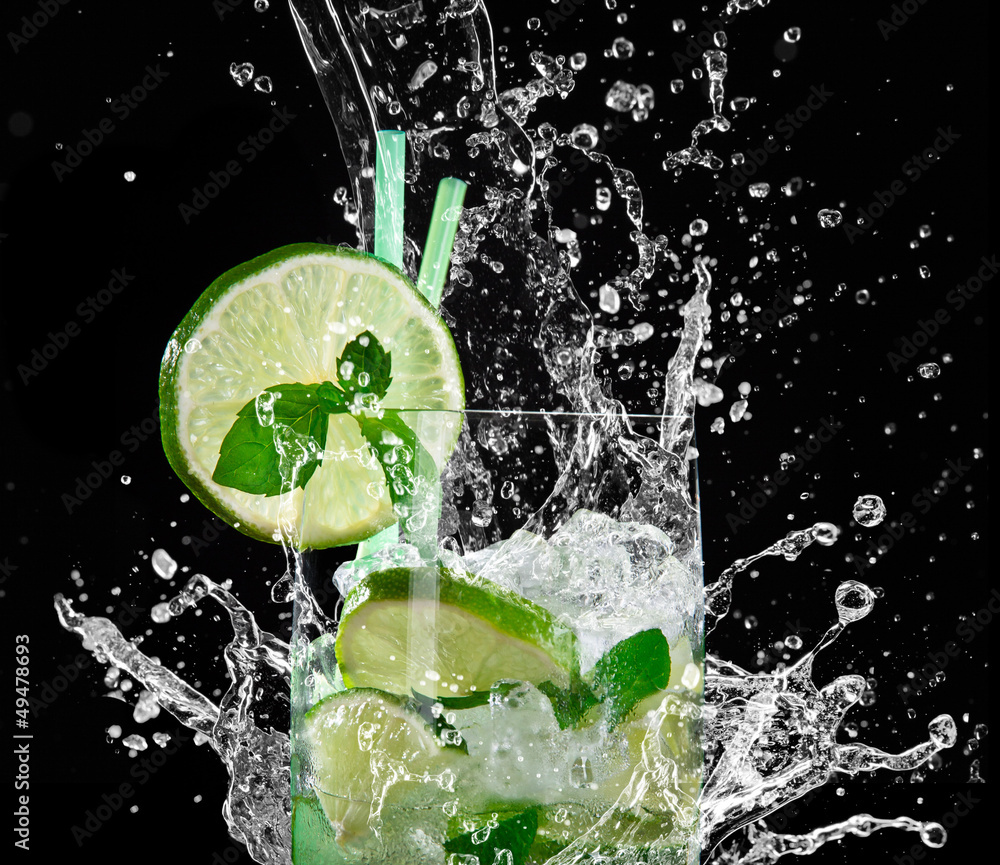 Fototapeta mojito cocktail over black