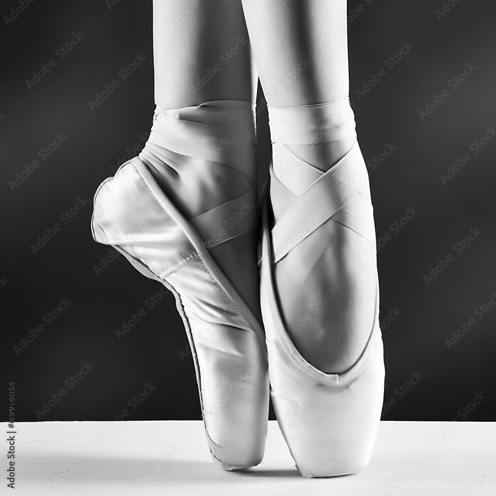 Obraz Tryptyk A photo of ballerina's pointes