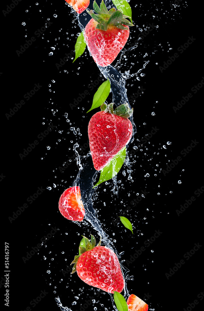 Obraz Tryptyk Strawberries in water splash,