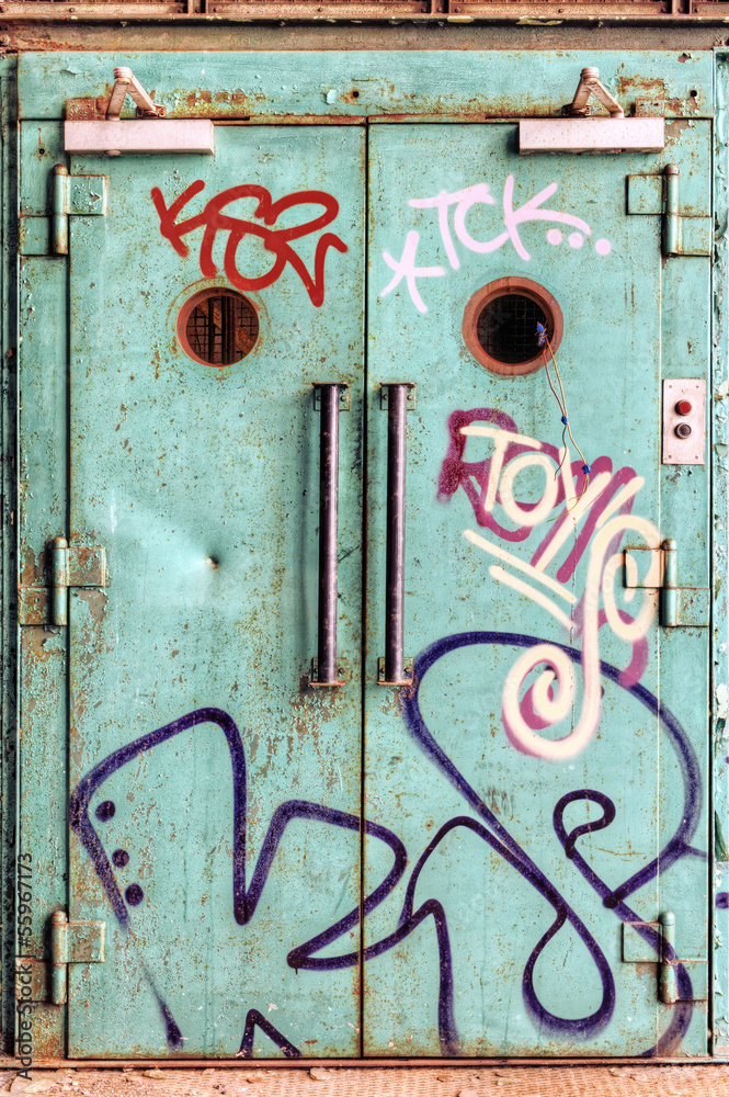 Obraz Pentaptyk Vandalized lift door in an