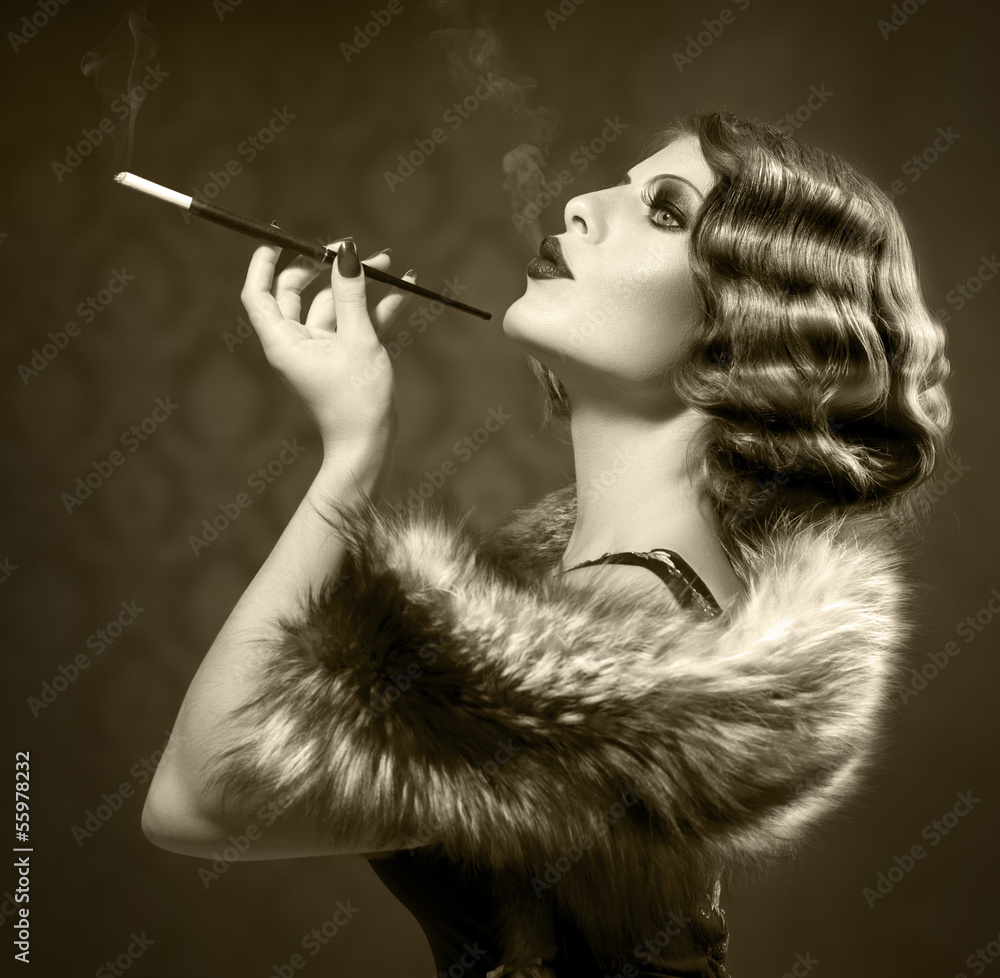 Fototapeta Smoking Retro Woman. Vintage