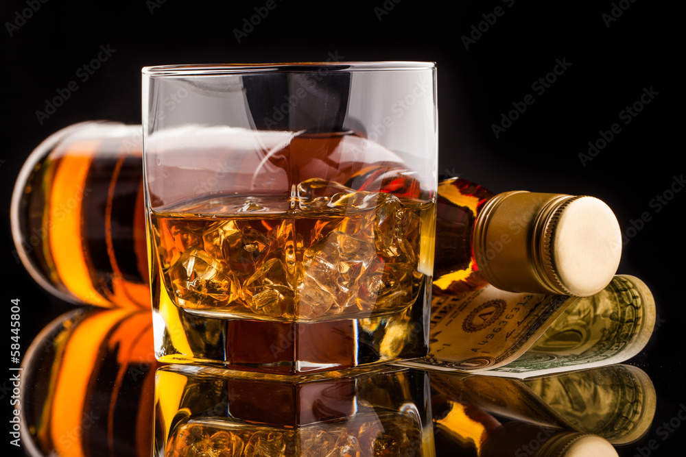 Obraz Tryptyk money and whisky bottle