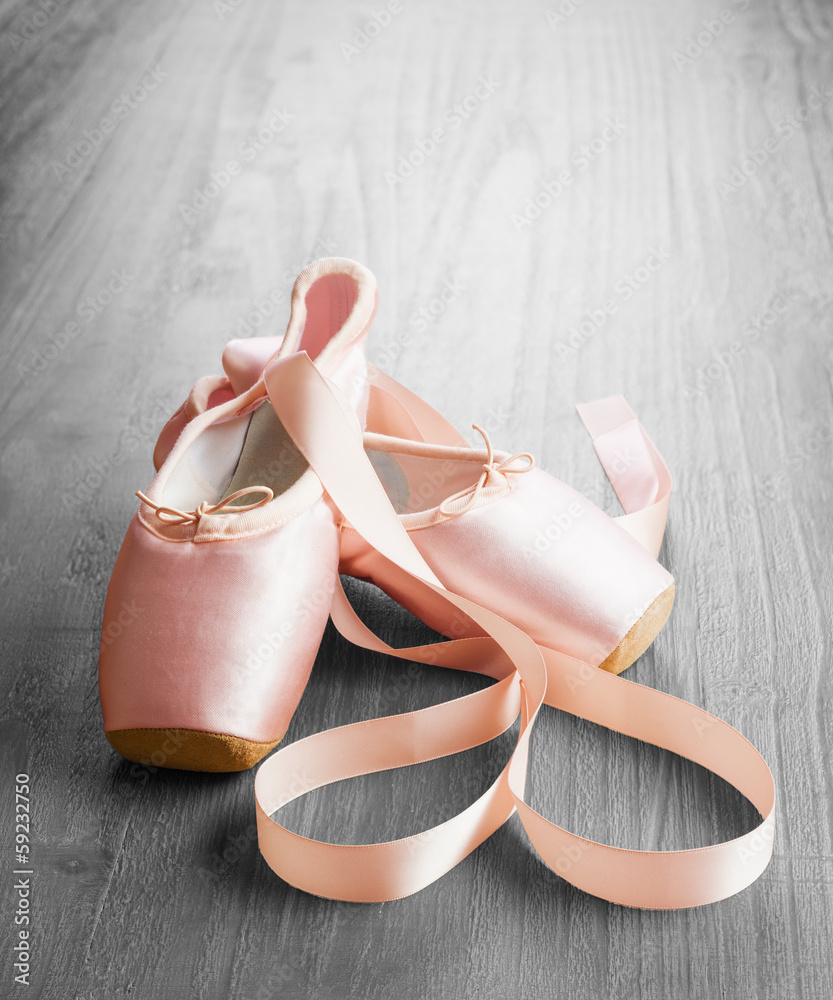 Obraz Tryptyk new pink ballet pointe shoes