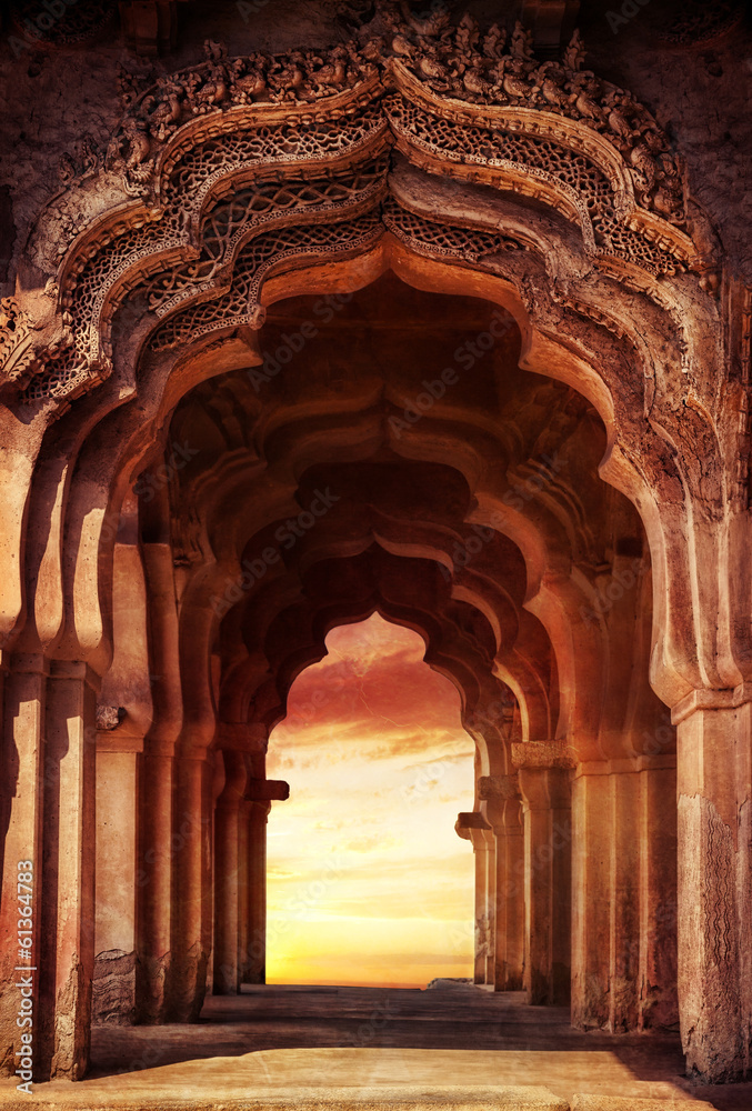 Obraz Pentaptyk Old temple in India