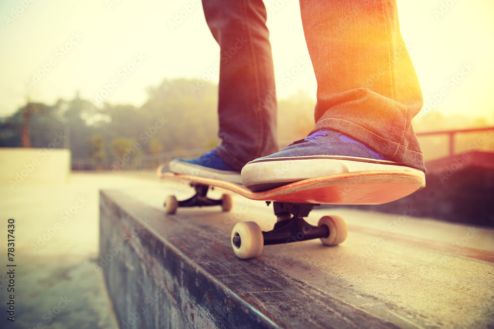 Obraz Kwadryptyk skateboarding legs  