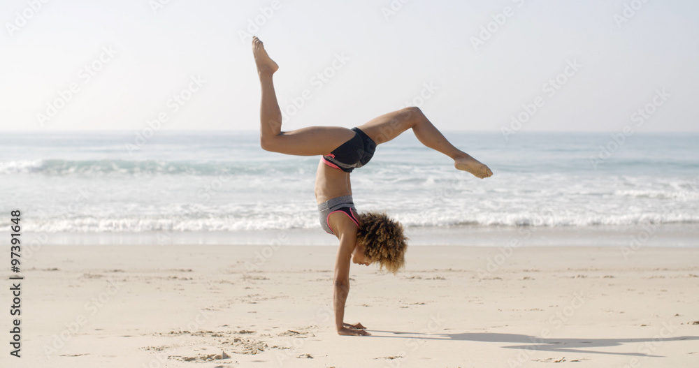 Obraz Tryptyk Woman Practicing Yoga Outdoors