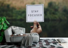 Fototapeta Stay focused text in nature