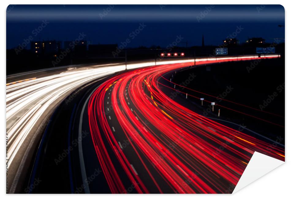 Fototapeta Autos auf Autobahn bei Nacht
