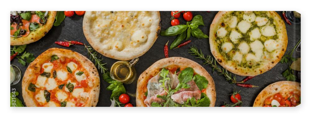 Obraz na płótnie 一般的なピッツア　典型的なイタリア料理　Mix pizza ...