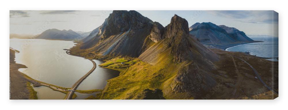 Obraz na płótnie scenic road in Iceland,