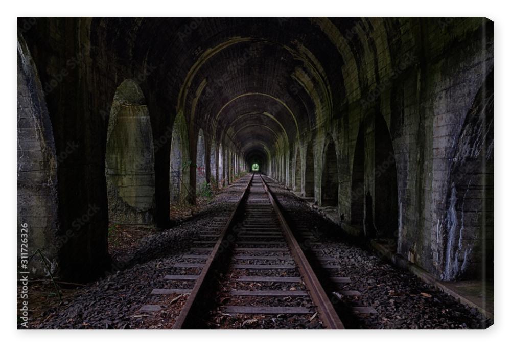 Obraz na płótnie Old train tunnel