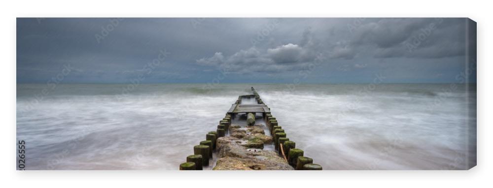 Obraz na płótnie Baltic Sea on a cloudy and