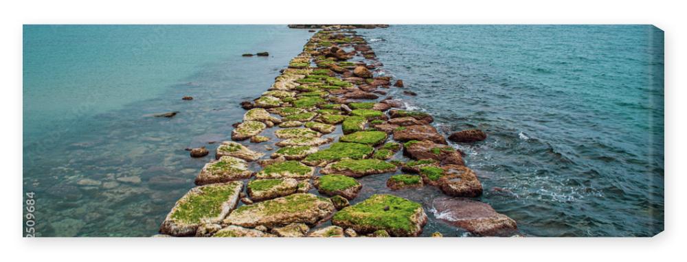 Obraz na płótnie Stone jetty at sea. Stone