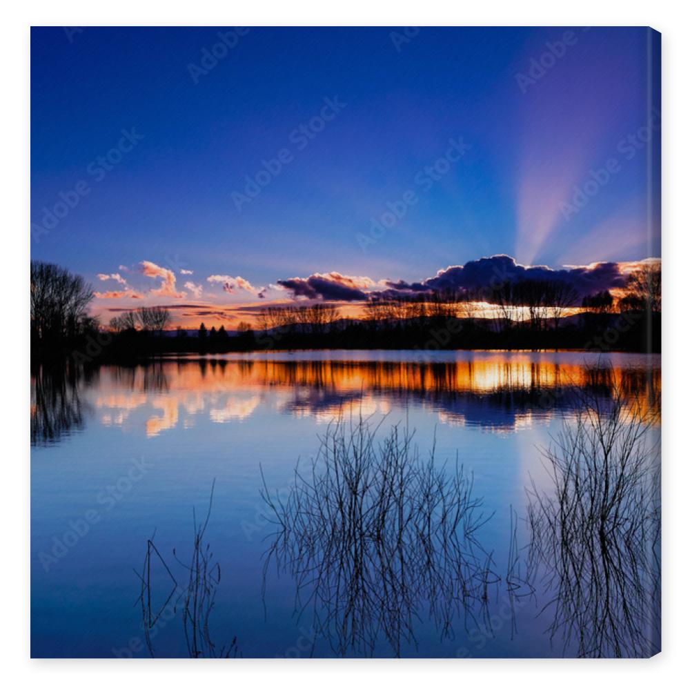 Obraz na płótnie Lake, sunset and grass