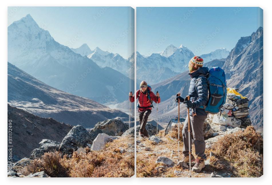 Obraz Dyptyk Couple following Everest Base