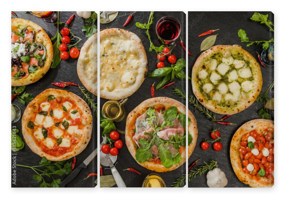 Obraz Tryptyk 一般的なピッツア　典型的なイタリア料理　Mix pizza ...