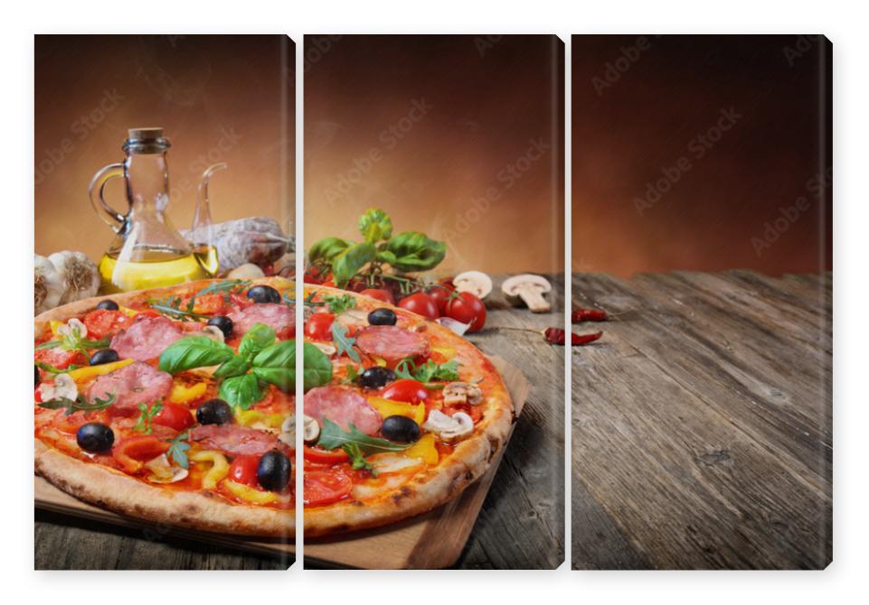 Obraz Tryptyk Hot Pizza Served On Old Table
