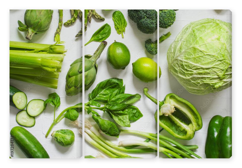 Obraz Tryptyk Green vegetables on a wooden