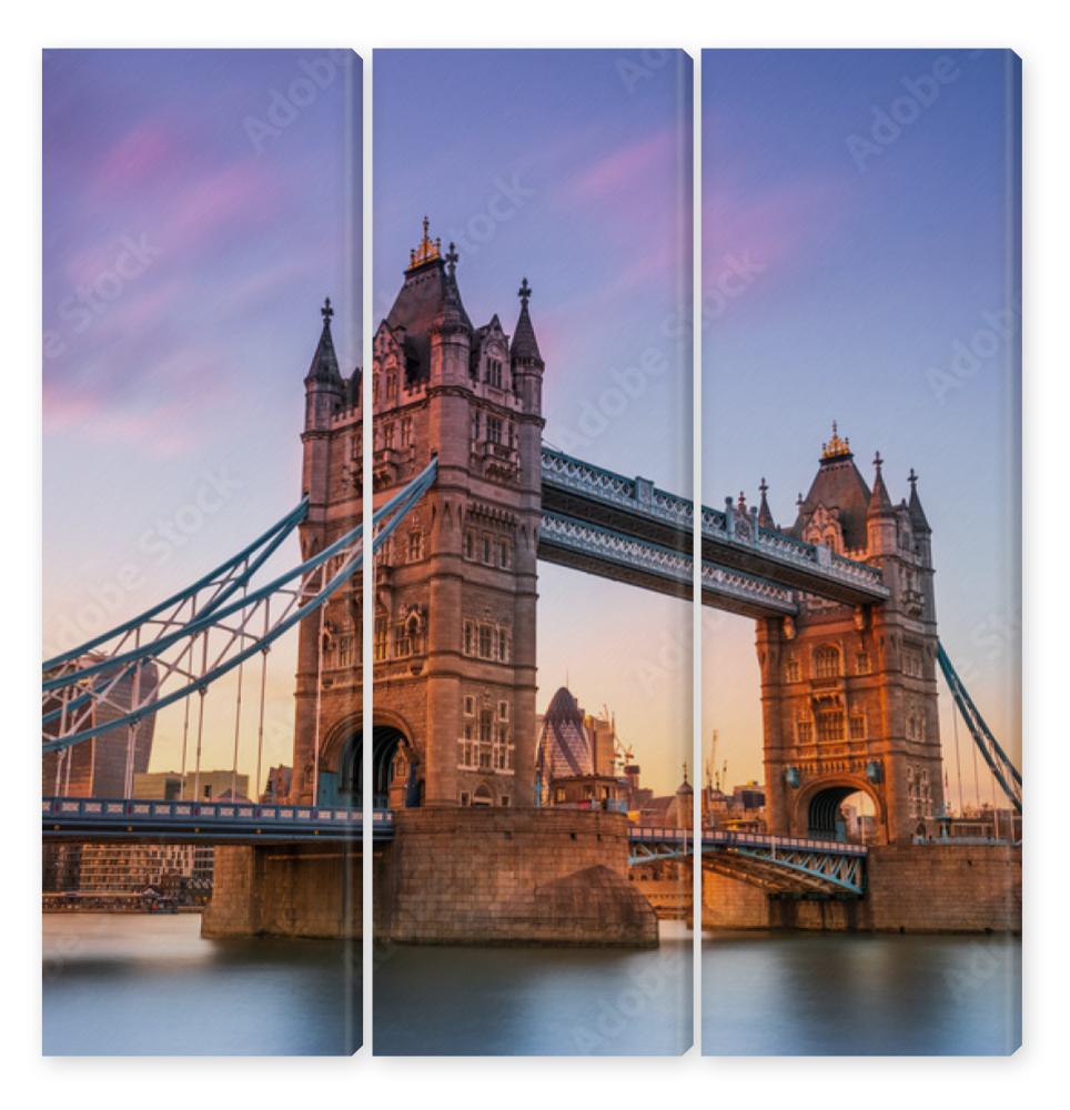 Obraz Tryptyk tower bridge in london at